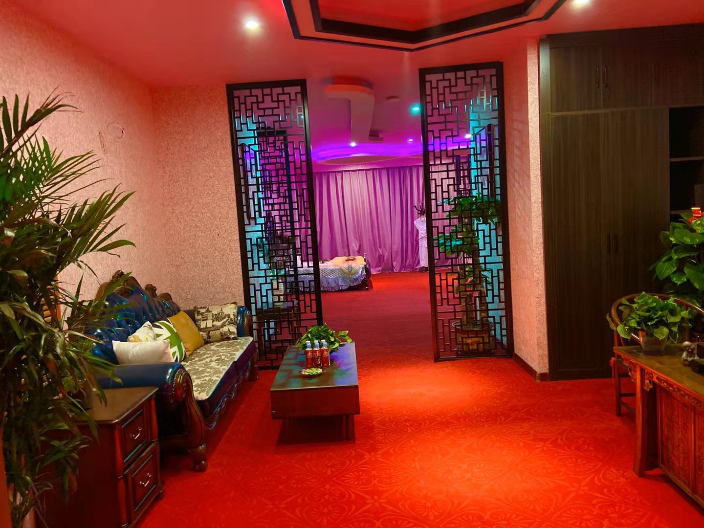 上海洗浴足疗店,都市养生新风尚